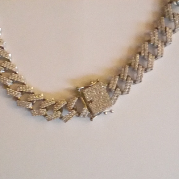 Cuban Link encrusted chain.Daniels jewelry.pure silver perfect condition. - Picture 4 of 12